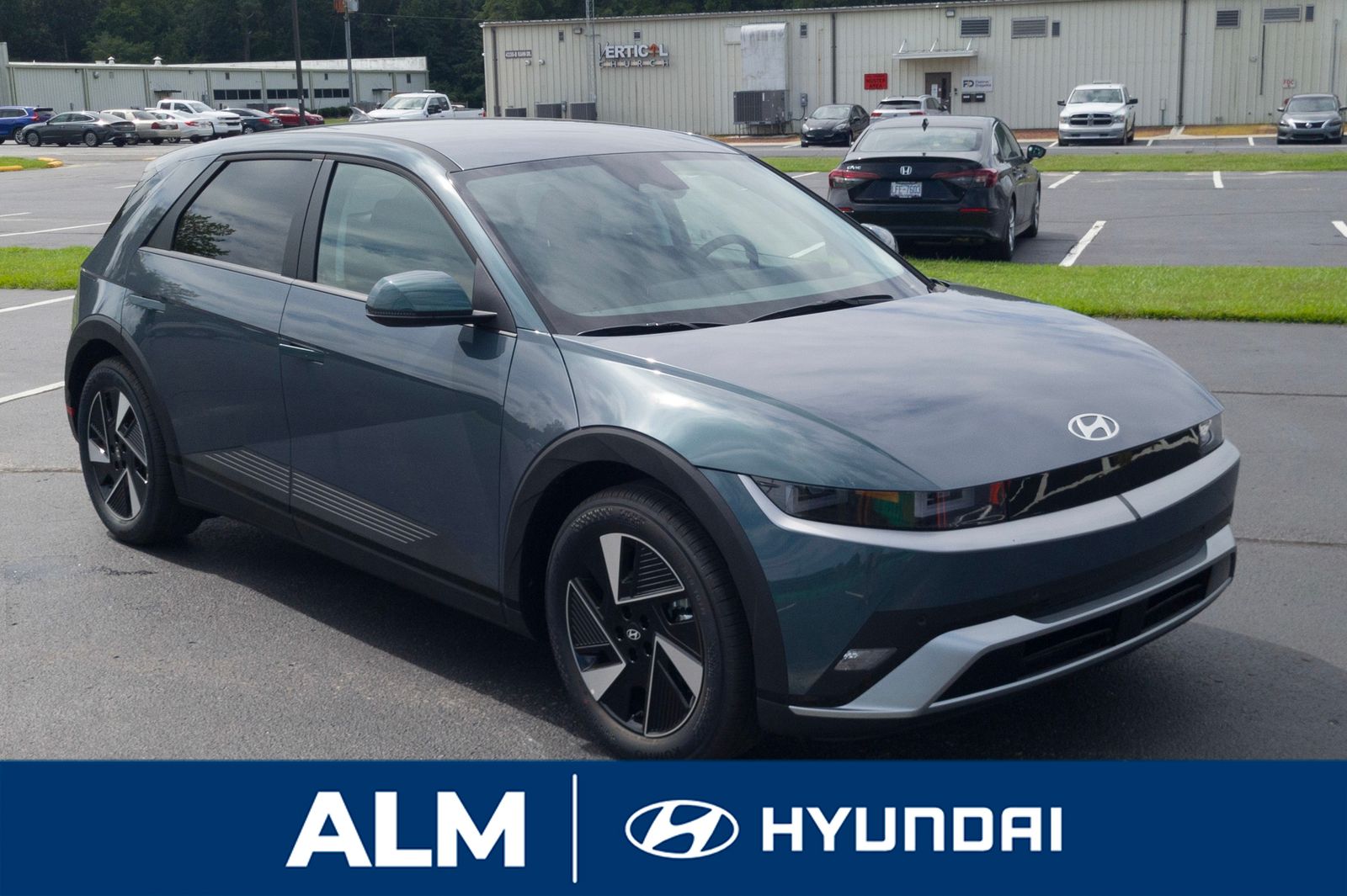 2025 Hyundai Ioniq 5 SE photo 3
