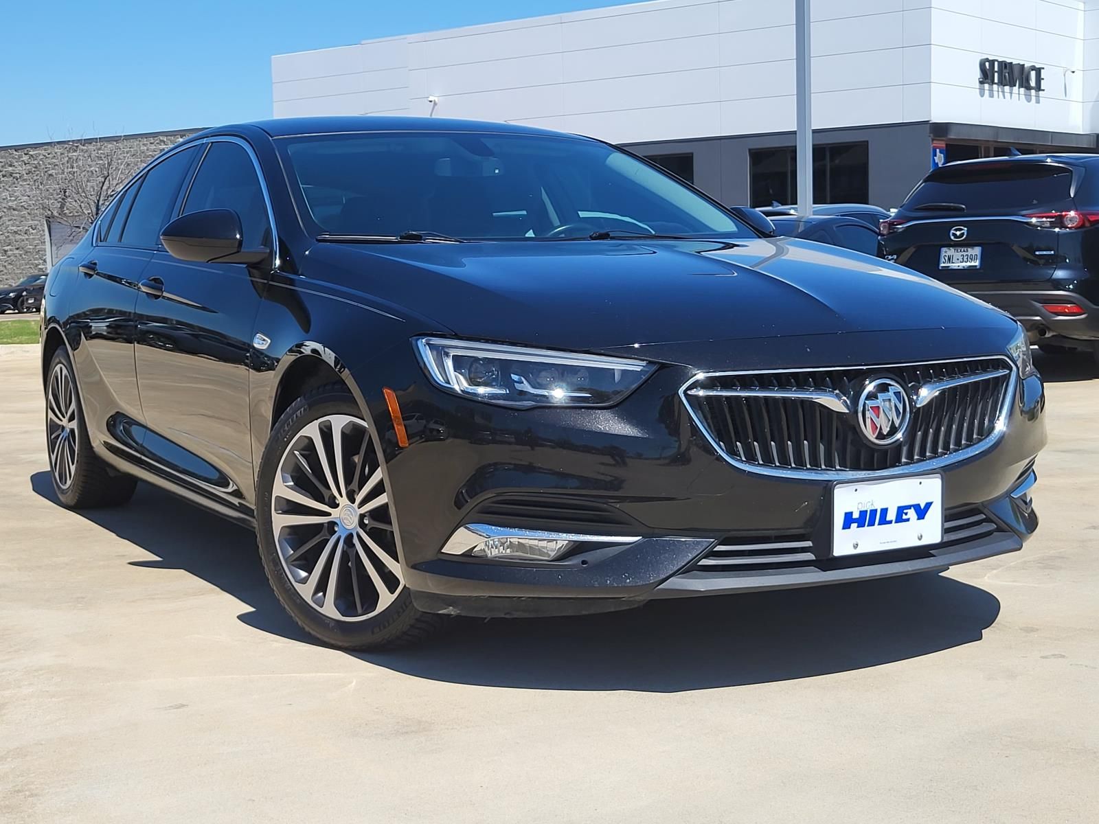 Black (Ebony Twilight Metallic) 2018 Buick Regal Sportback Essence FWD Sedan Front-Wheel Drive 9-Speed Automatic