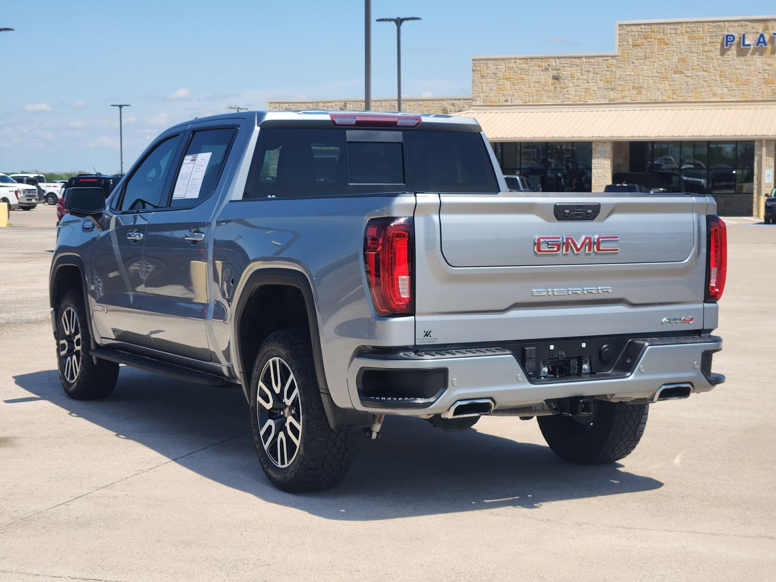 View vehicle photo 4