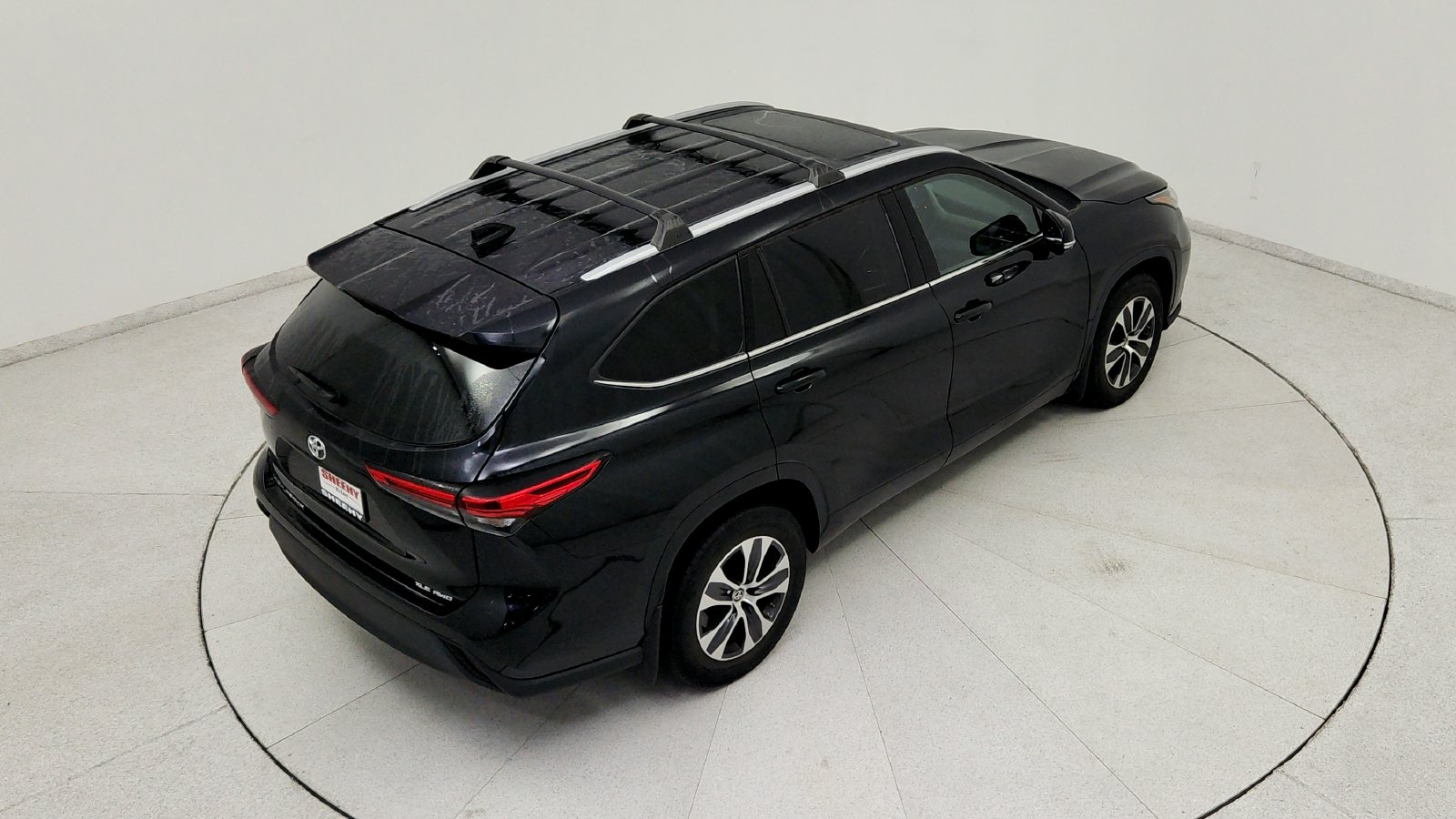 Used 2022 Black Toyota XLE image 19