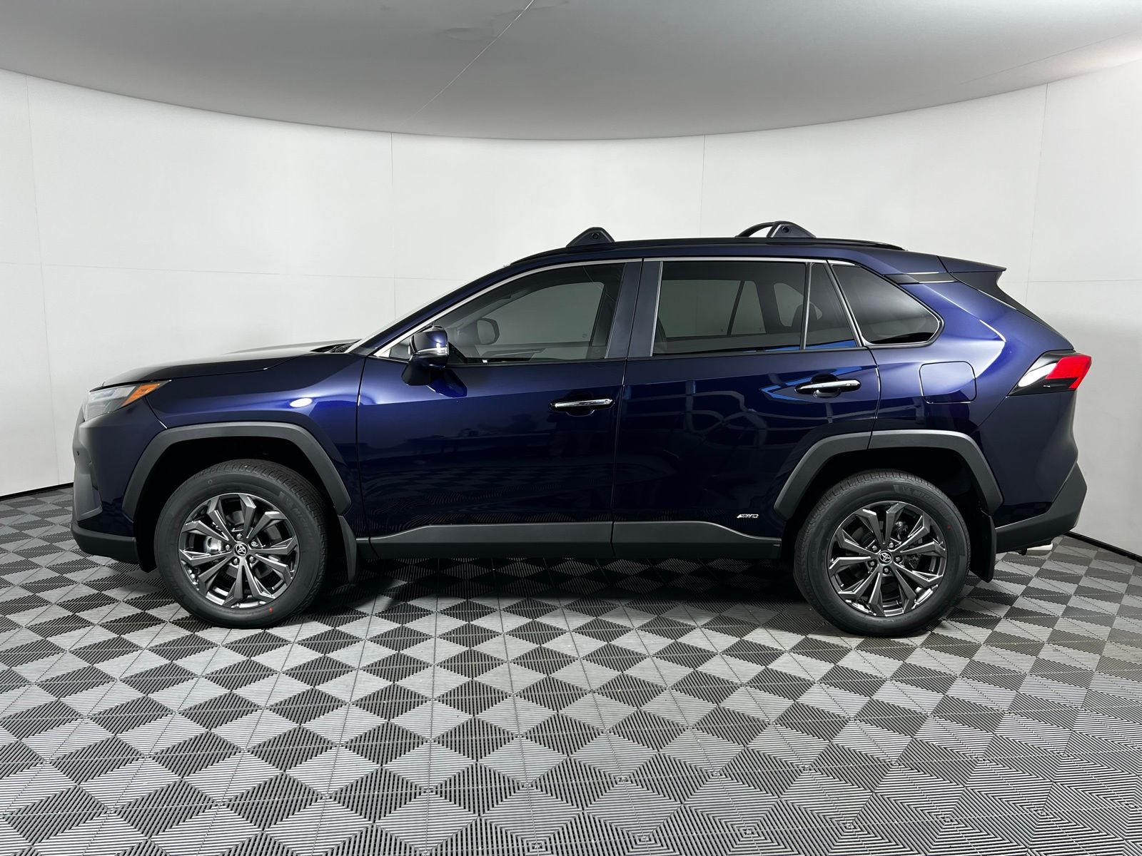 Thumbnail: 2025 Toyota RAV4 - 8