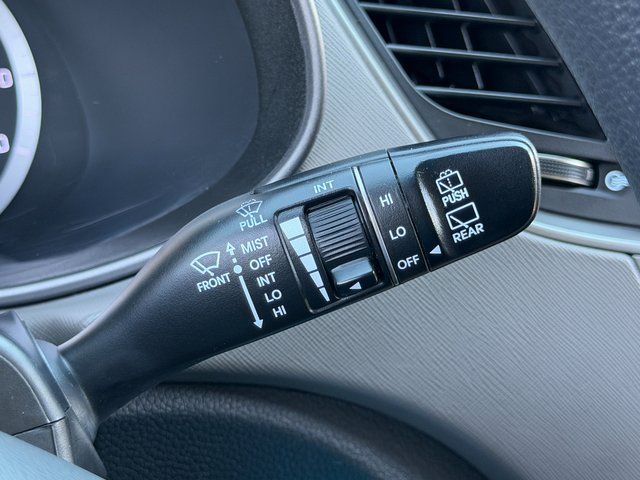Used 2018 Sparkling Silver Hyundai 2.4 Base image 37