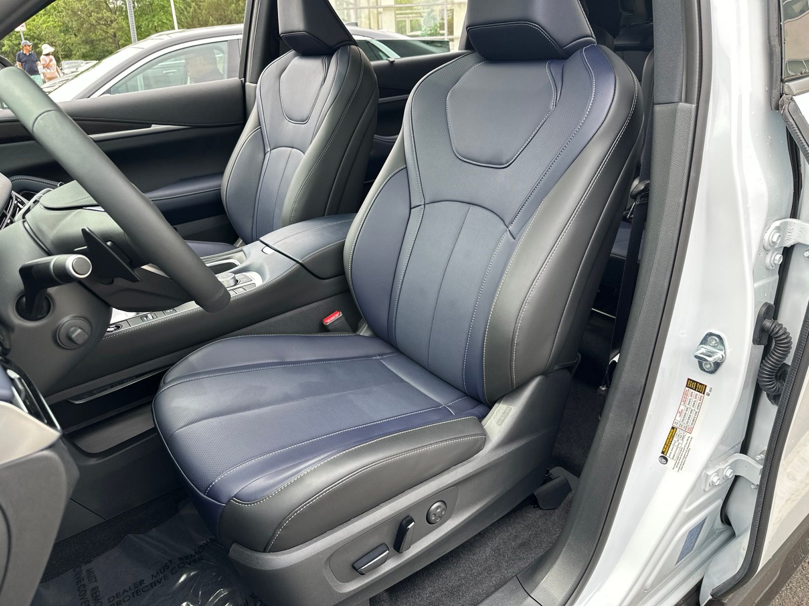 Used 2026 White INFINITI SPORT image 28