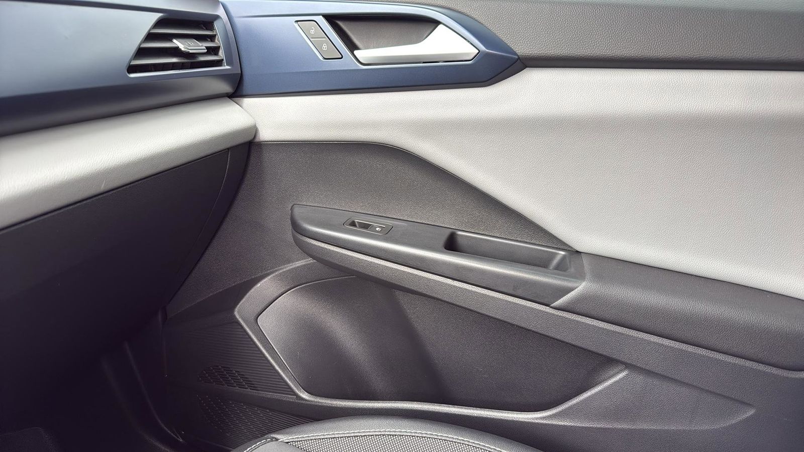 Used Car 2022 Volkswagen Taos  1.5t Se For Sale Under $20,000 In Austin, Texas