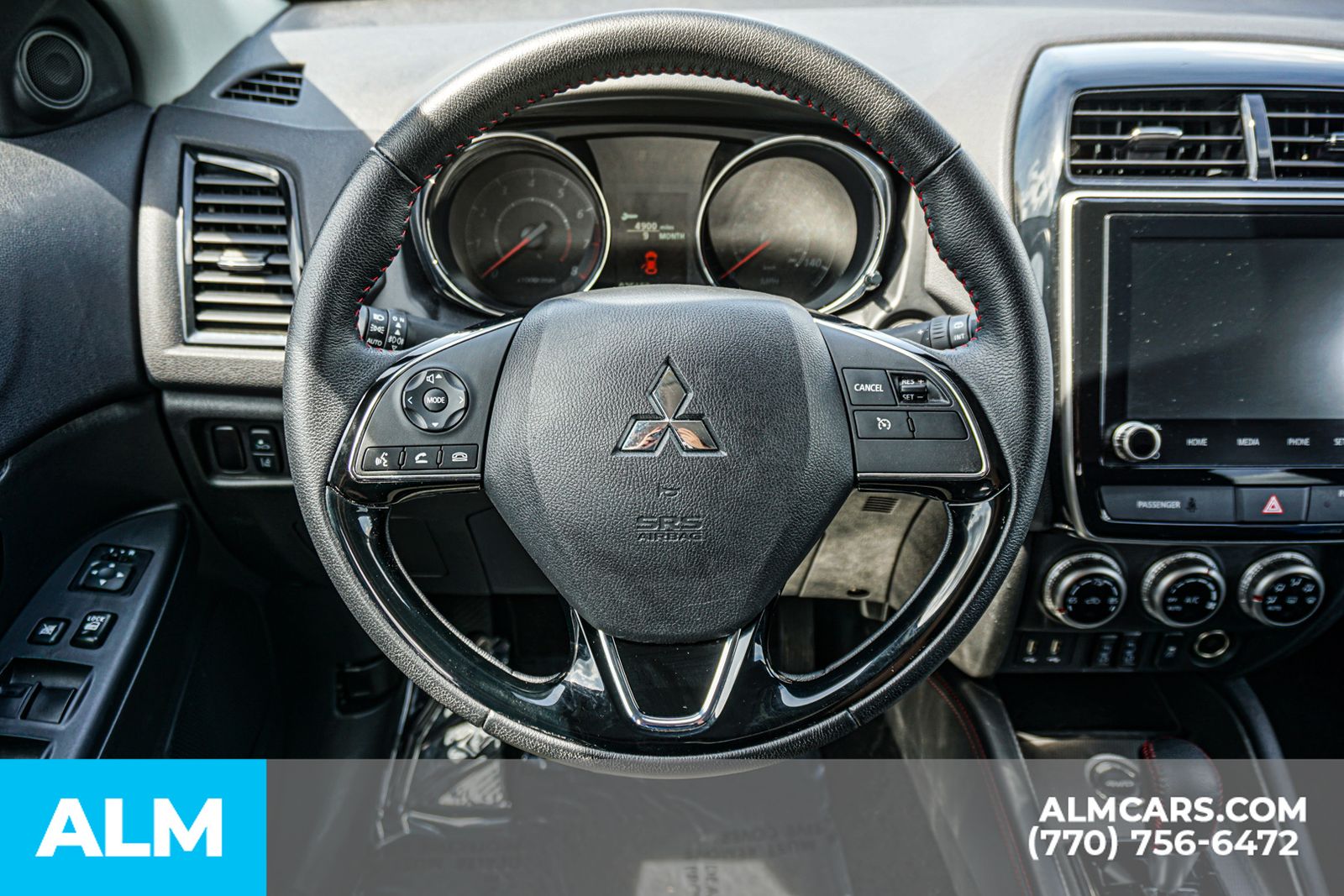 Used 2025 Silver Mitsubishi 2.0 SE image 29