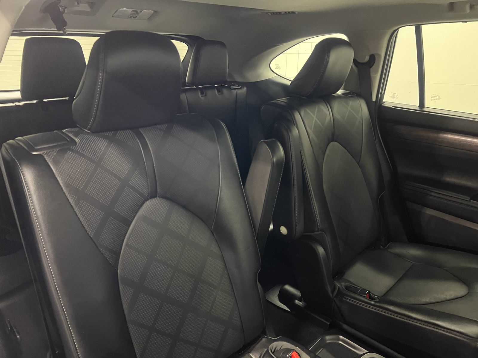 used 2023 Toyota Highlander car, priced at $39,388