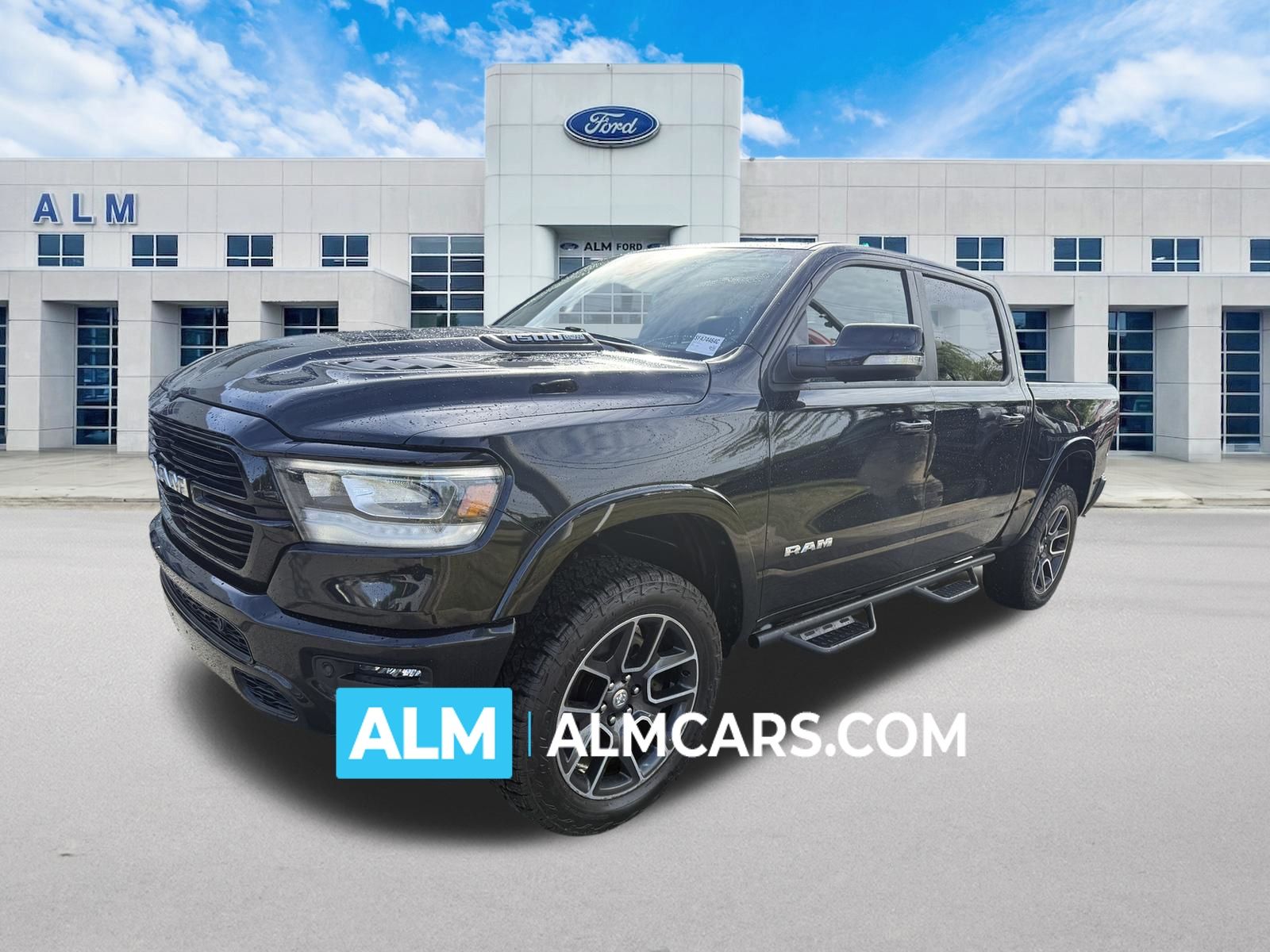 Diamond Black Crystal Pearlcoat 2020 RAM 1500 Laramie Crew Cab 4WD Pickup Truck Four-Wheel Drive 8-Speed Automatic