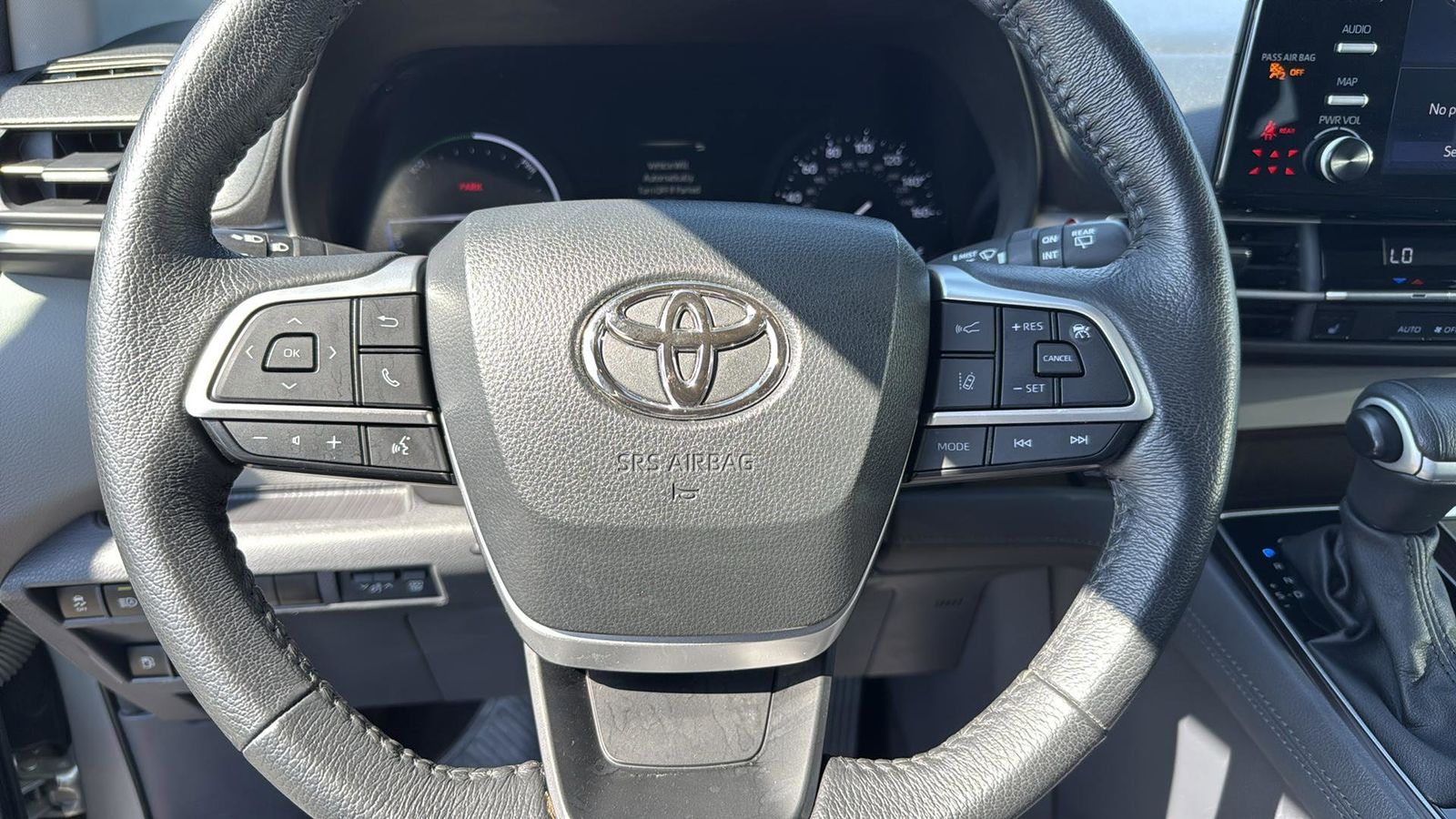 Used Car 2023 Toyota Sienna  Xle For Sale Under $50,000 In Austin, Texas