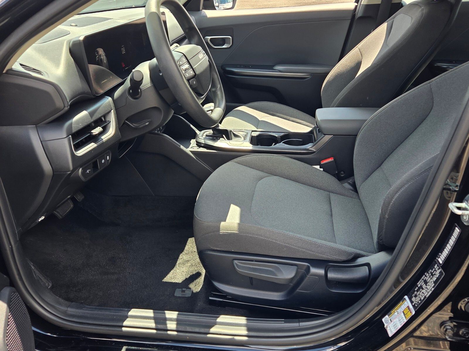 Used 2025 Black Kia LXS image 5