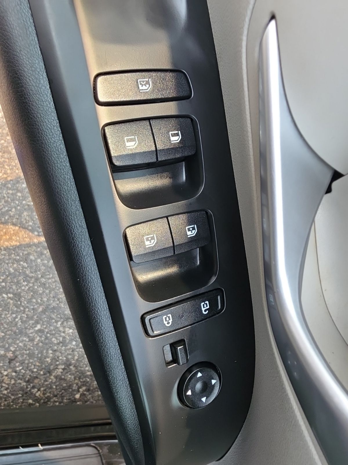 Used 2024 Black Hyundai SEL image 28
