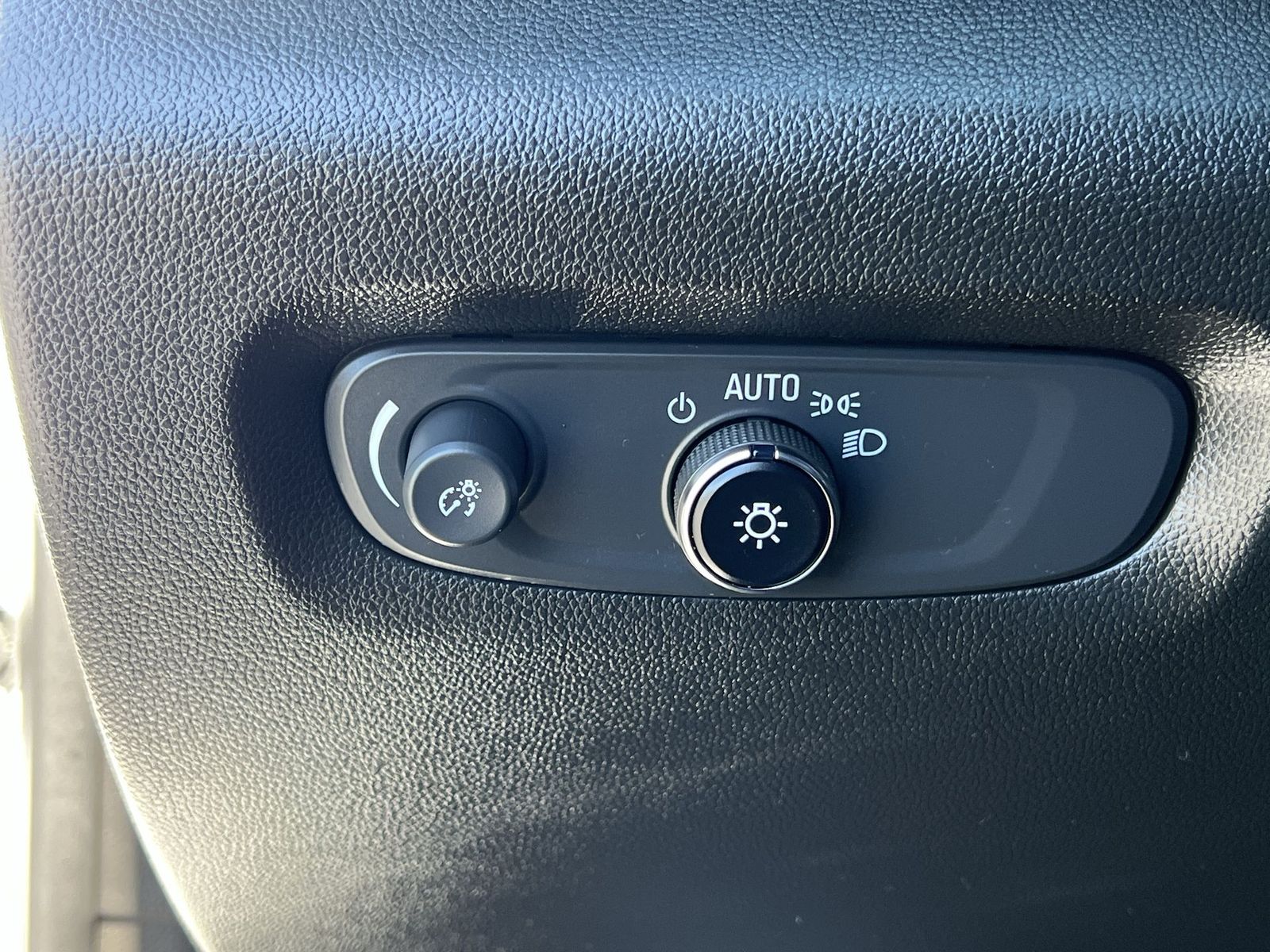 used 2023 Chevrolet Traverse car, priced at $36,076