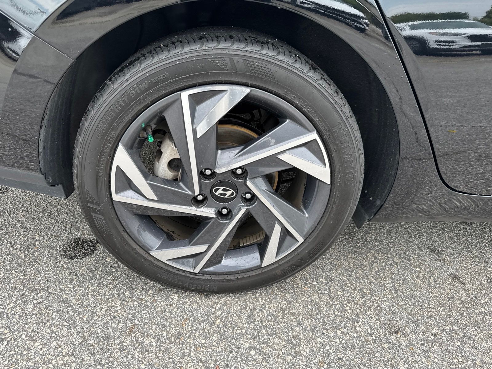 Used 2025 Black Hyundai SEL Sport image 10