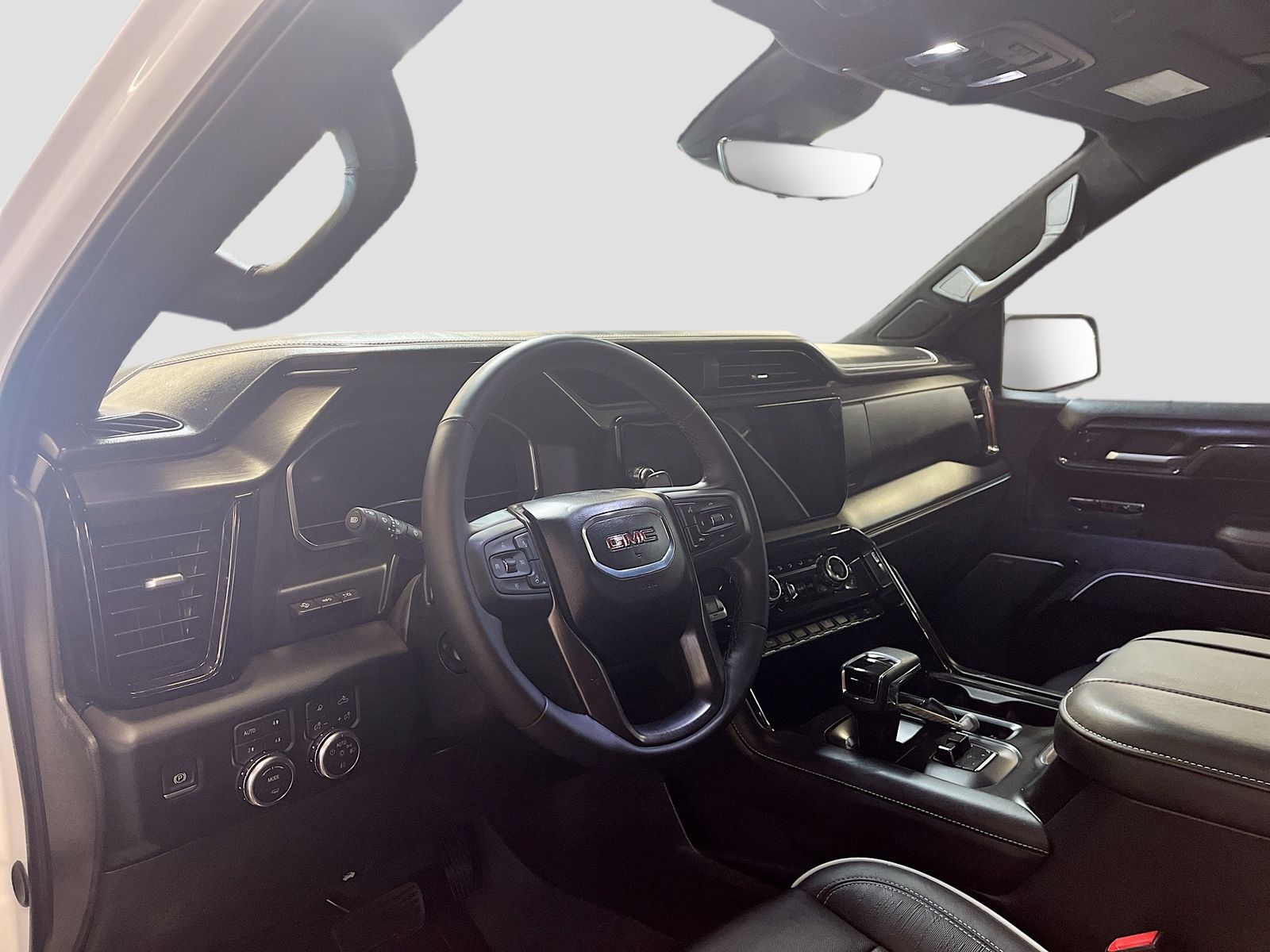 Used 2025 White GMC AT4X image 9