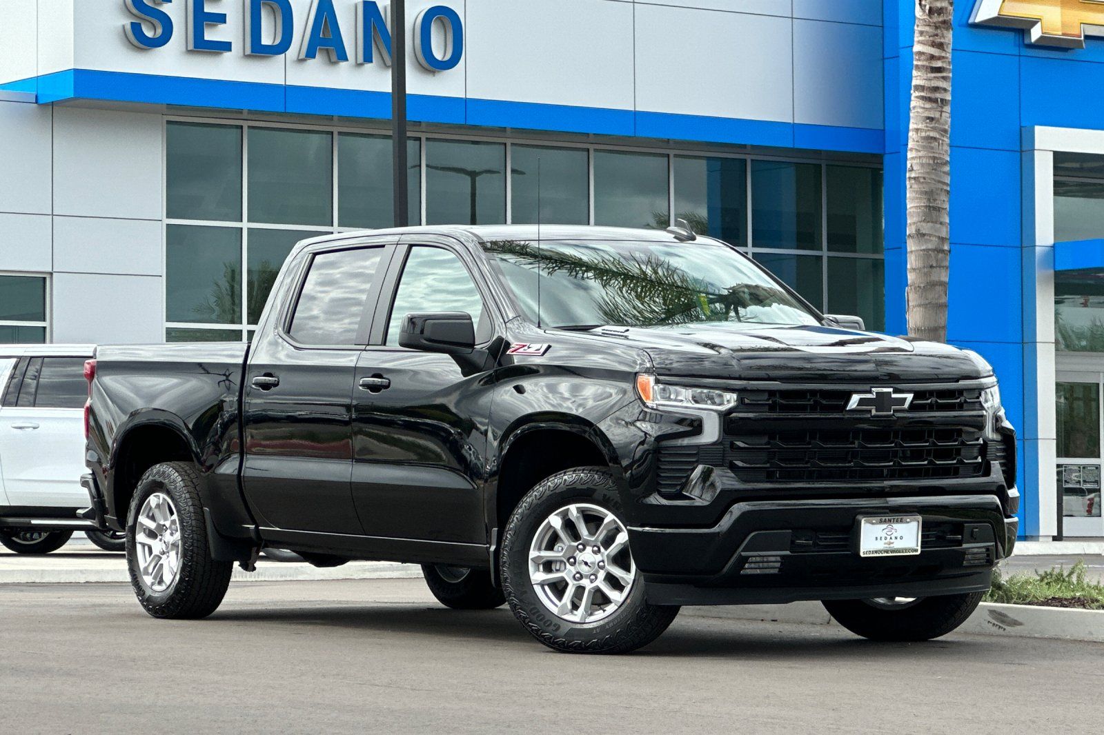 View vehicle photo 2