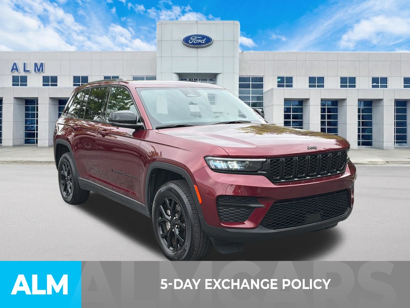 Certified Used 2025 Velvet Red Pearlcoat Jeep Altitude image 3