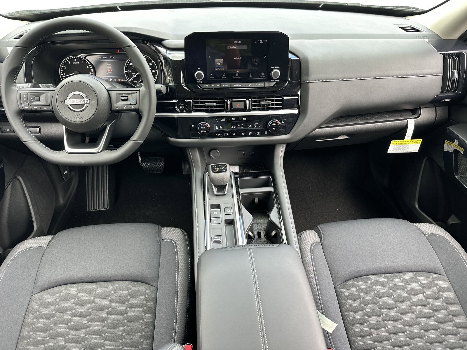 2025 Nissan Pathfinder SV photo 4