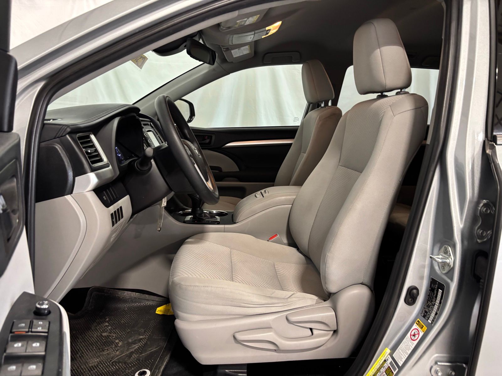 Used Car 2019 Toyota Highlander  For Sale Under $25,000 In Austin, Texas