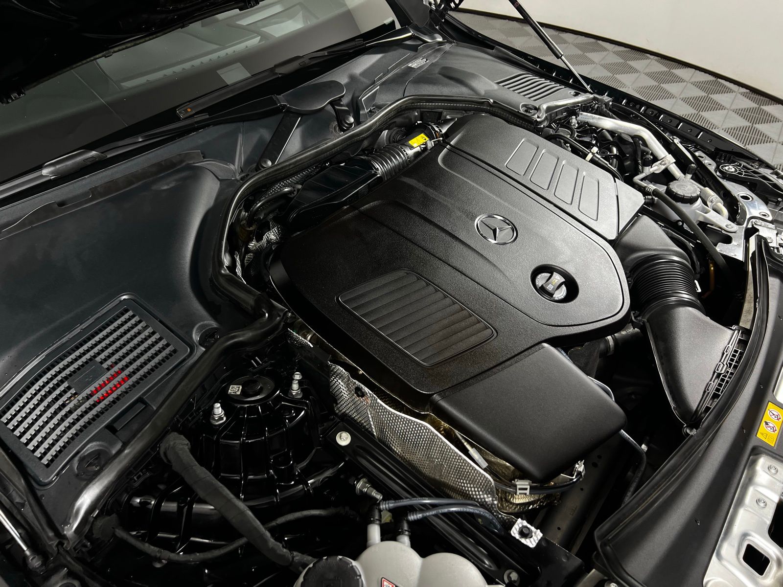 Thumbnail: 2023 Mercedes-Benz C-Class - 10