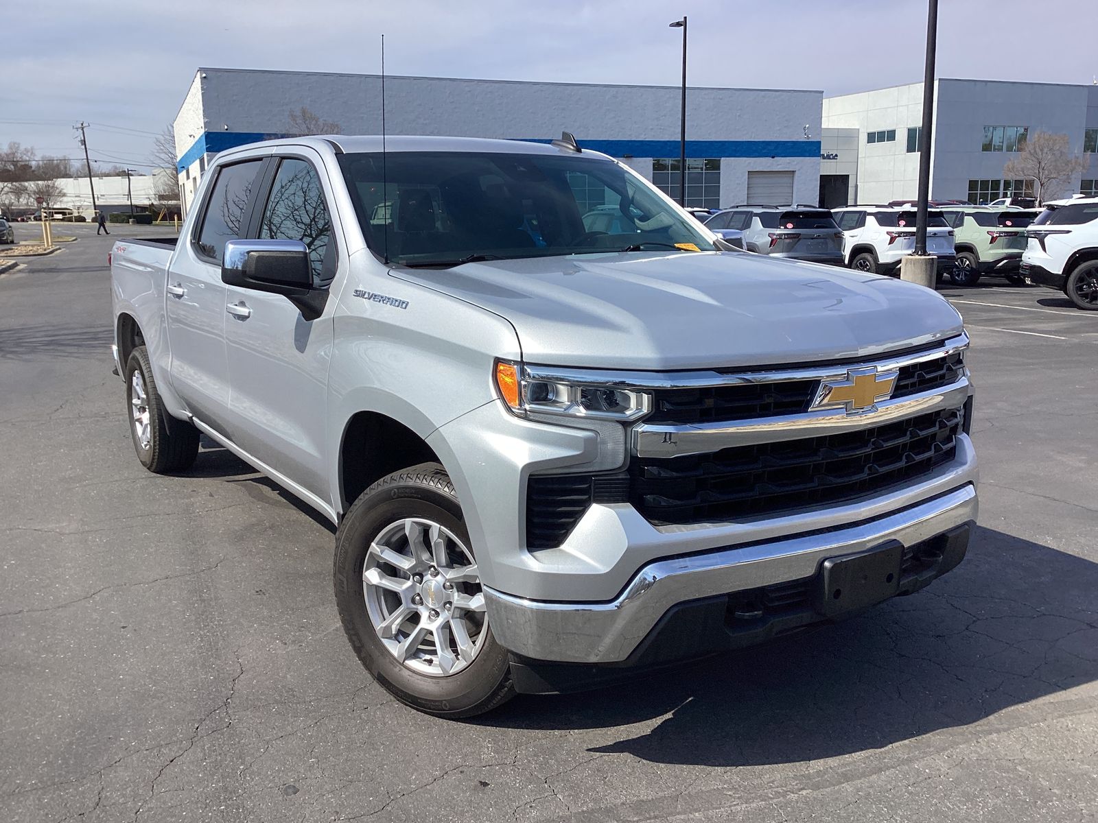 2022 Chevrolet Silverado 1500 LT Crew Cab 4WD