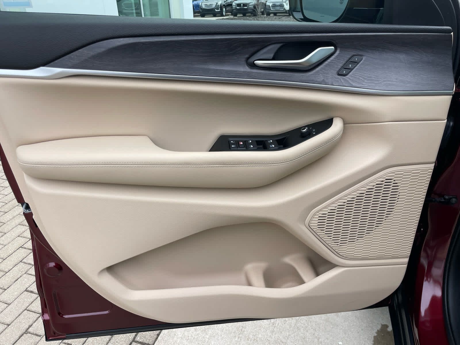 used 2025 Jeep Grand Cherokee car, priced at $41,250