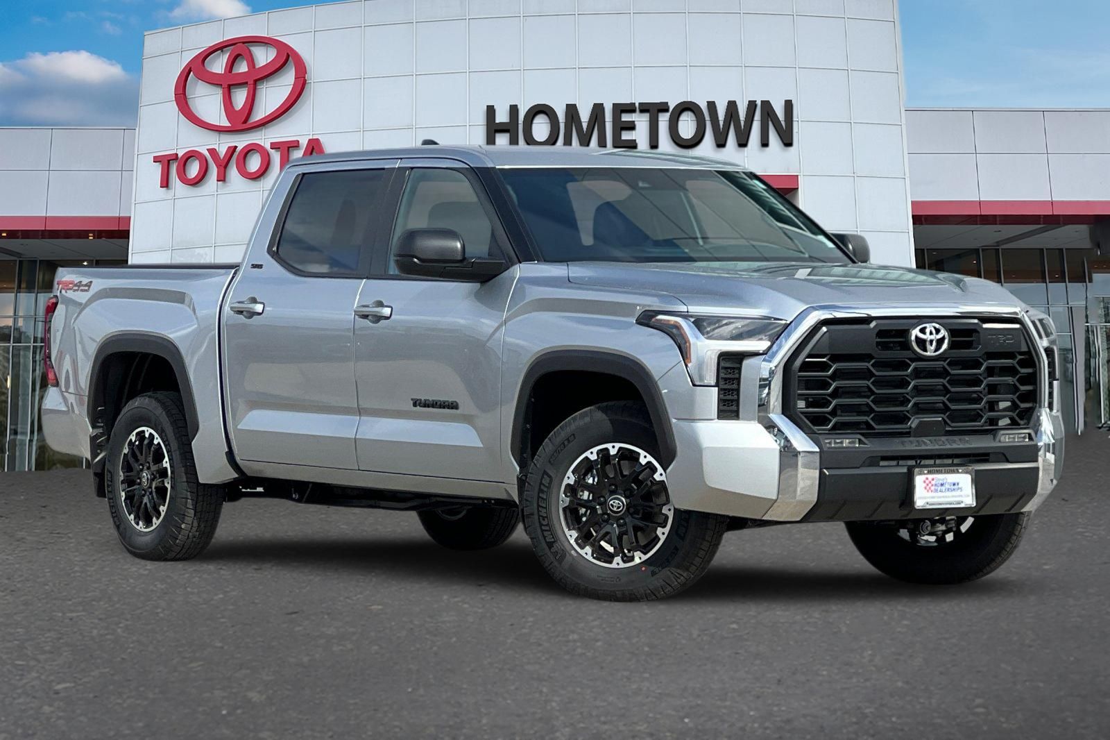 View vehicle photo 2