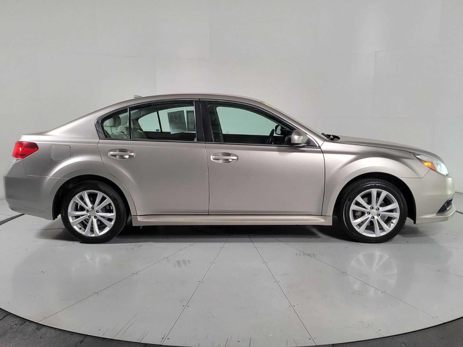 2014 Subaru Legacy 2.5i 3