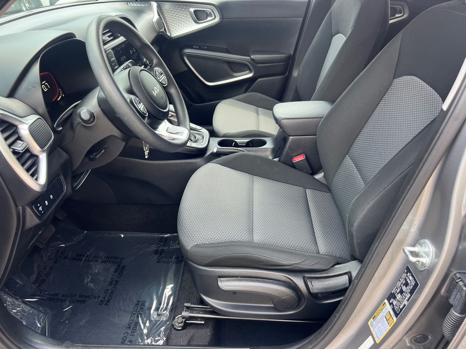 2023 Kia Soul LX photo 4