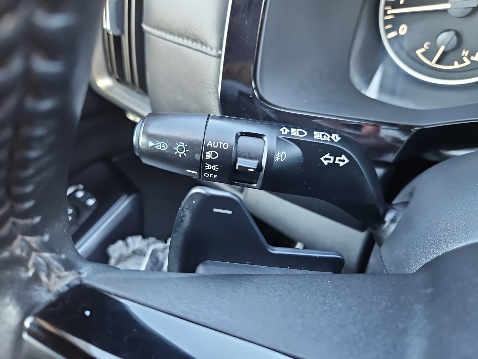 Used 2023 Black Nissan SL image 28