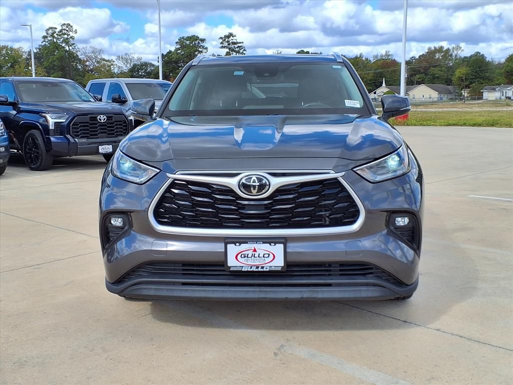 2021 Toyota Highlander XLE Gray at Gullo Toyota