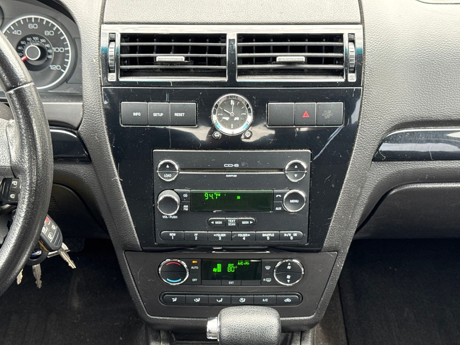 Used 2008 Dune Pearl Clearcoat Metallic Ford SEL image 20