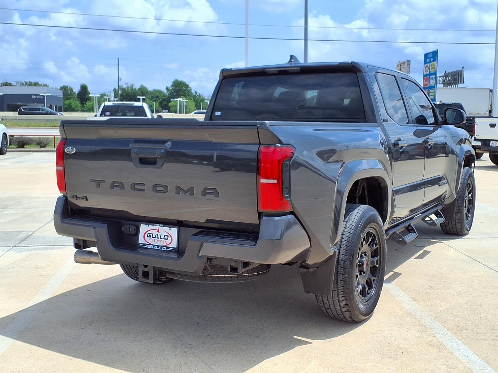 2024 Toyota Tacoma SR5 - 8