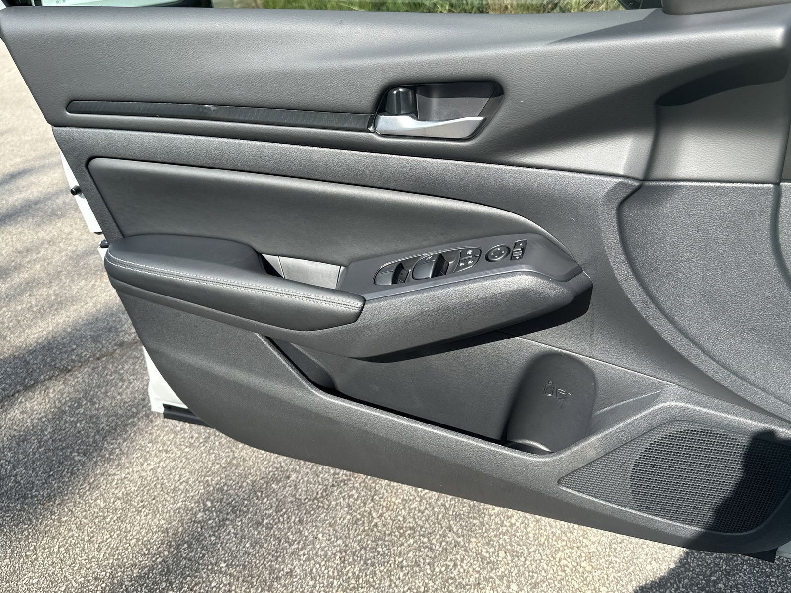 2025 Nissan Altima 2.5 SV photo 17