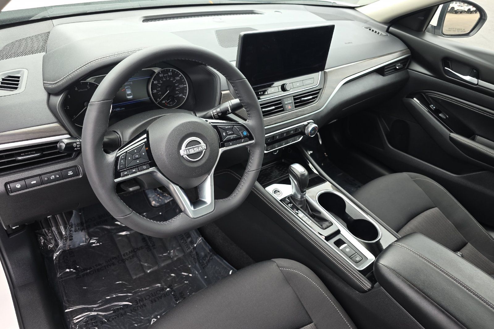 Used 2023 White Nissan 2.5 SV image 9