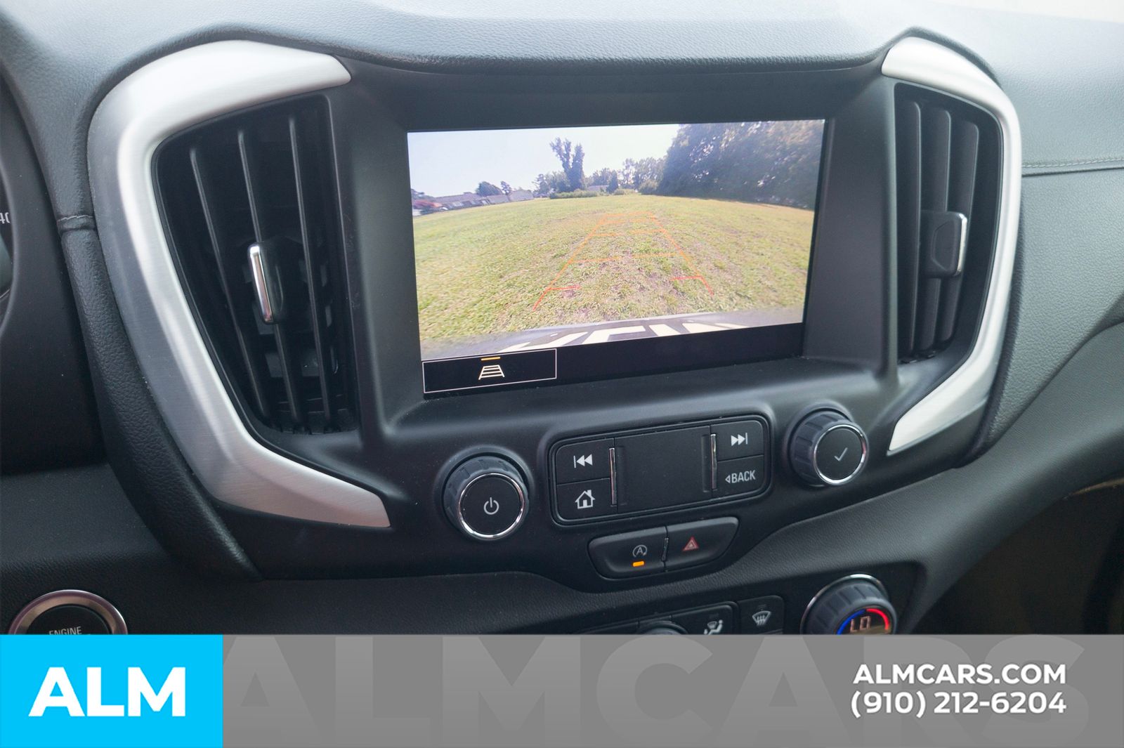 Used 2024 Silver GMC SLT image 9
