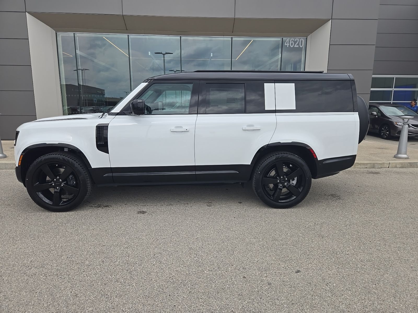 View vehicle photo 5