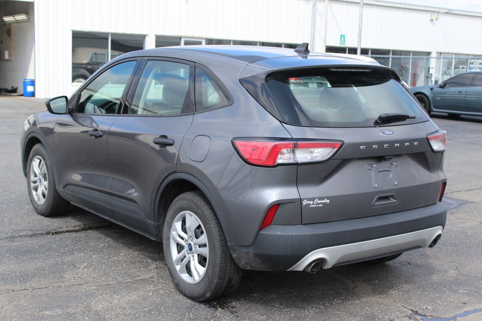 View vehicle photo 4