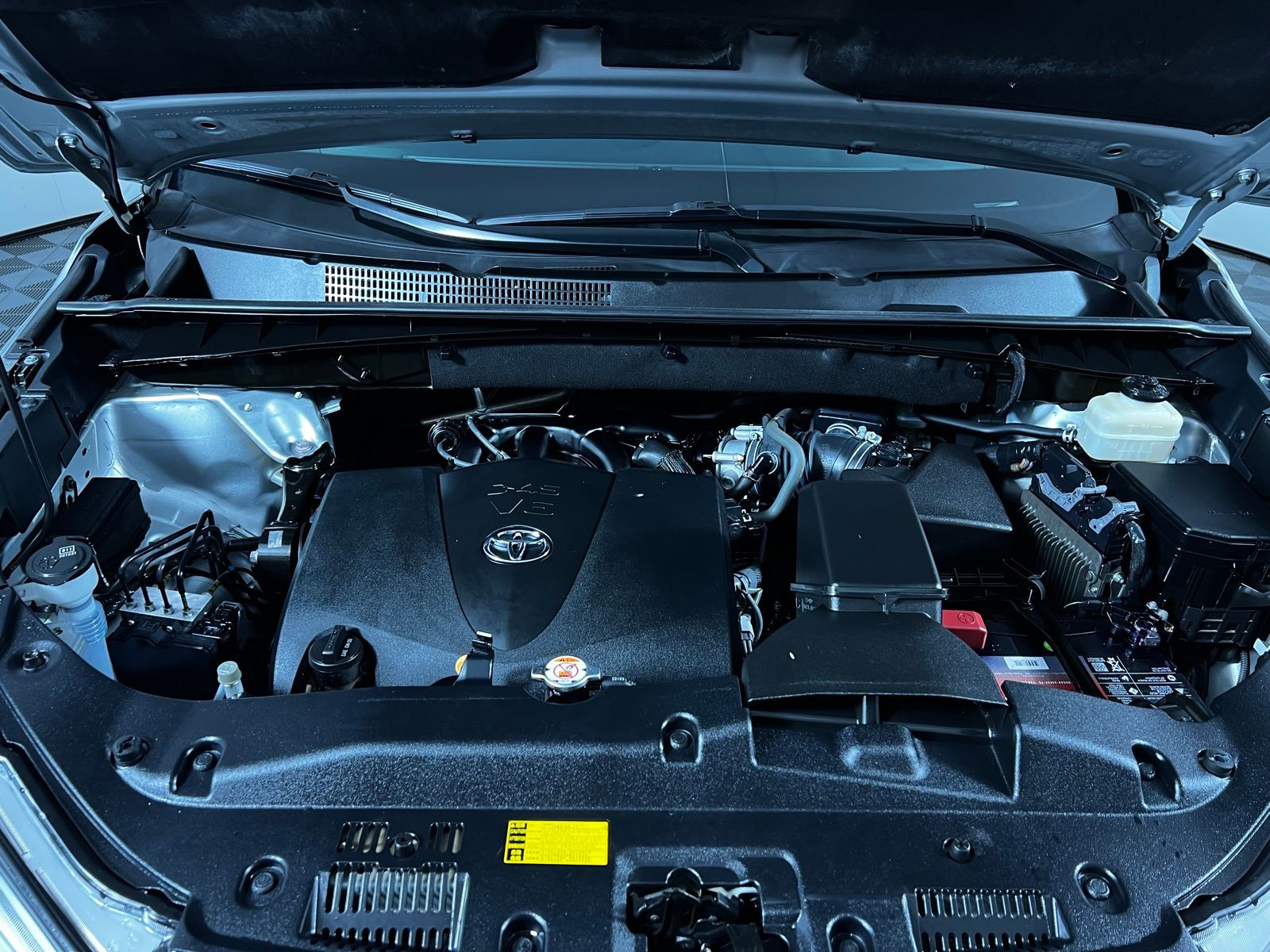 Thumbnail: 2018 Toyota Highlander - 9