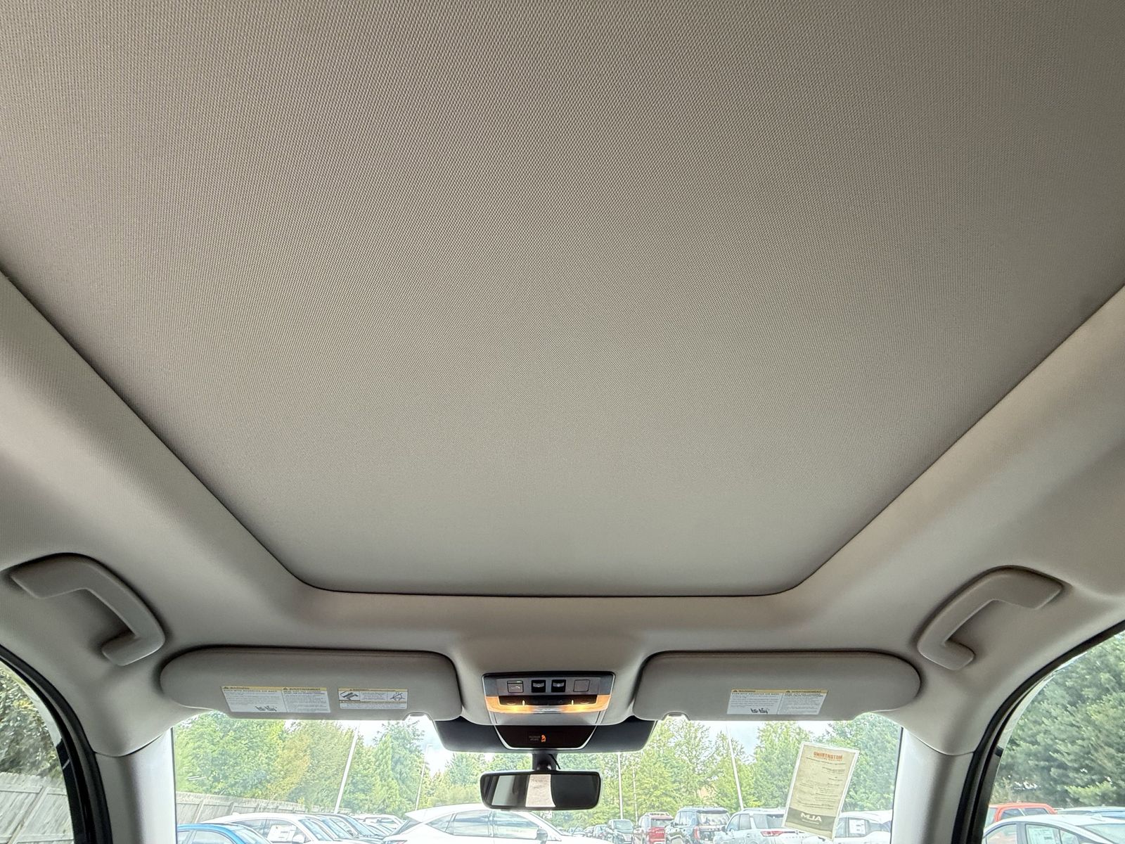 2025 Nissan Pathfinder SL photo 3