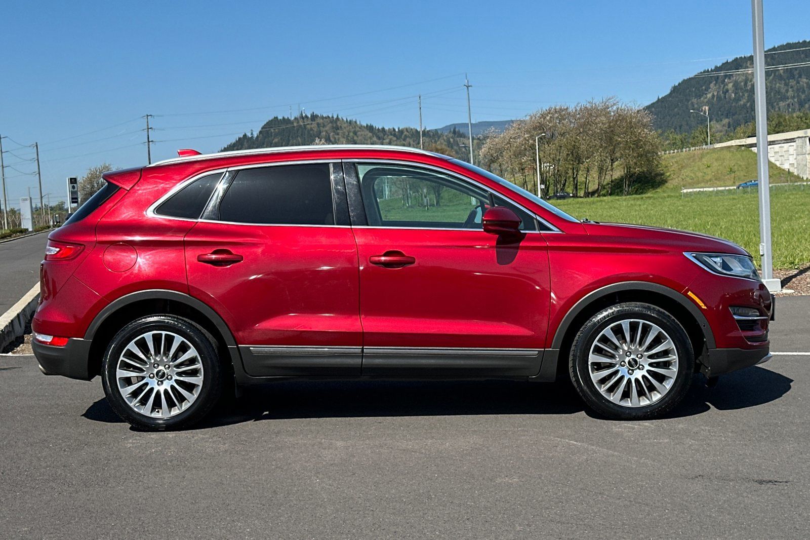 Used 2015 Lincoln MKC Base with VIN 5LMCJ2A92FUJ34831 for sale in Eugene, OR
