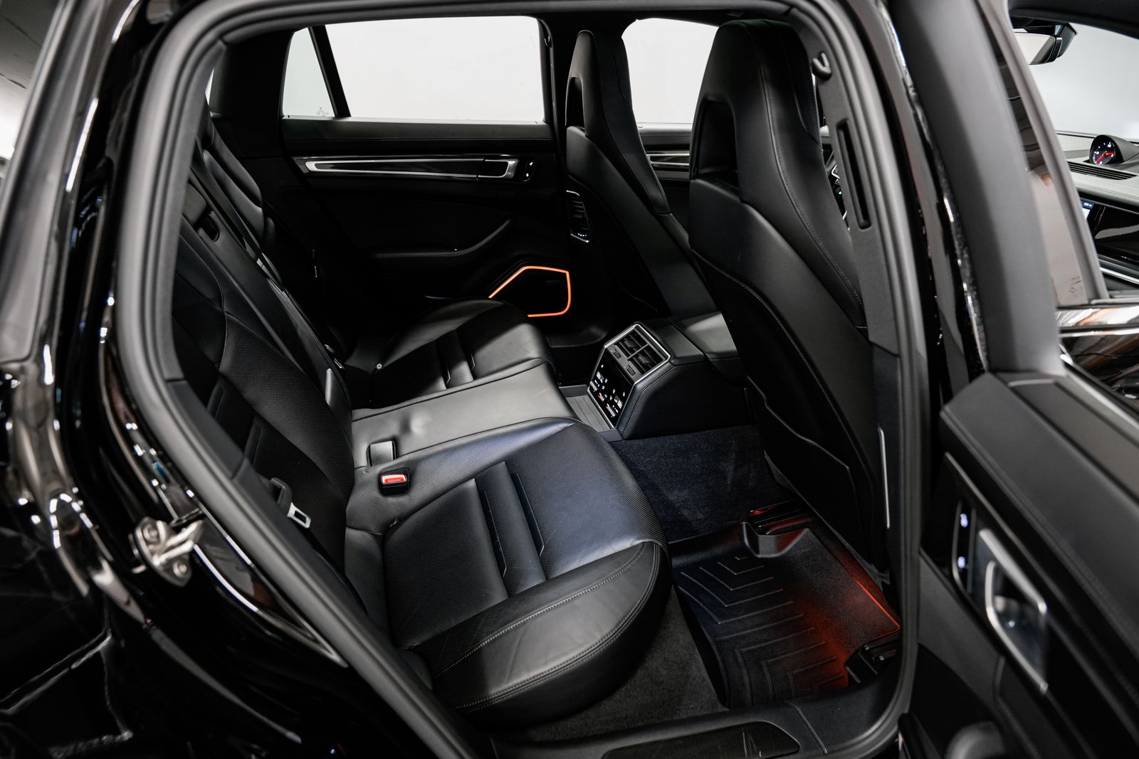 2018 Porsche Panamera Sport Turismo 4S — photo 30