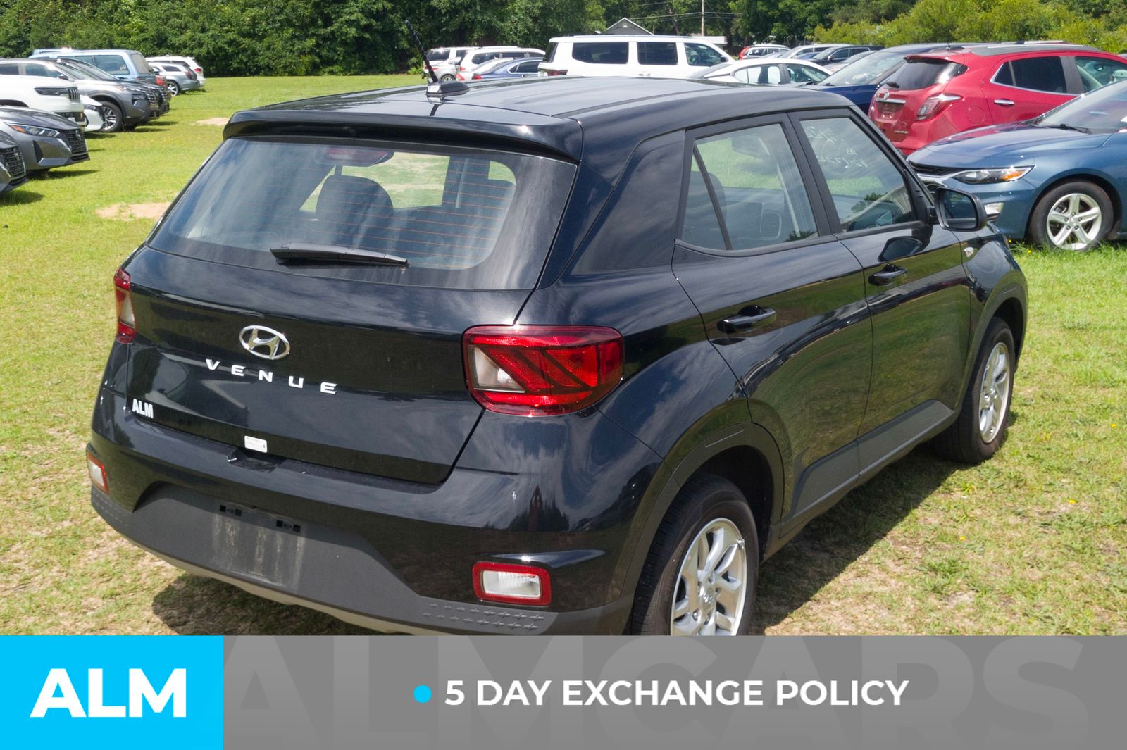 Used 2026 Onyx Black Hyundai SE image 4