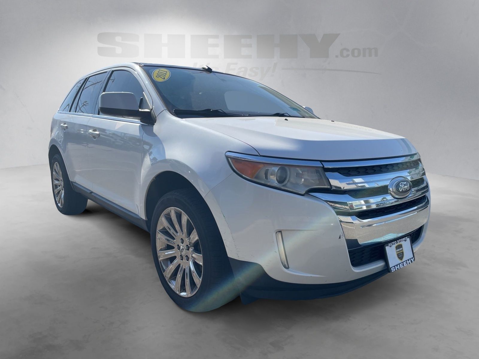 Used 2011 White Platinum Clearcoat Metallic Ford Limited image 2