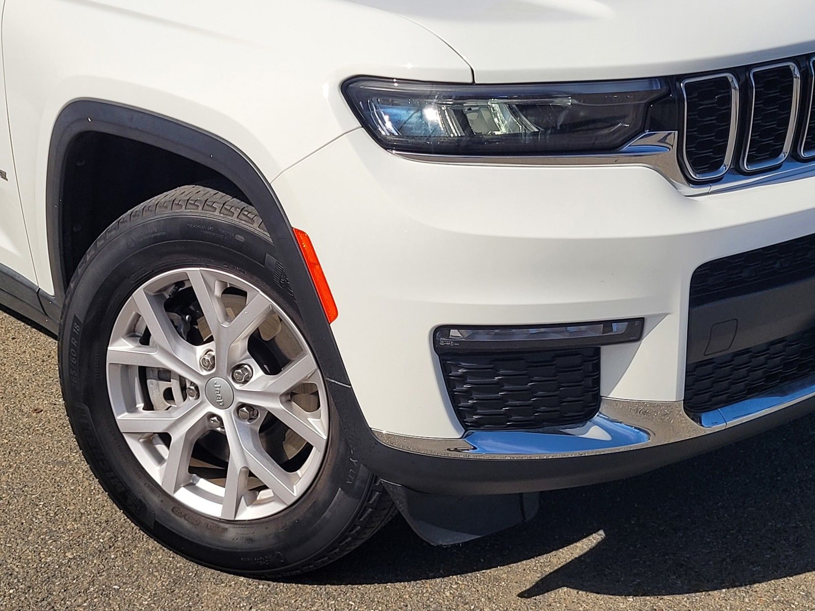 Used 2021 White Jeep Limited image 9