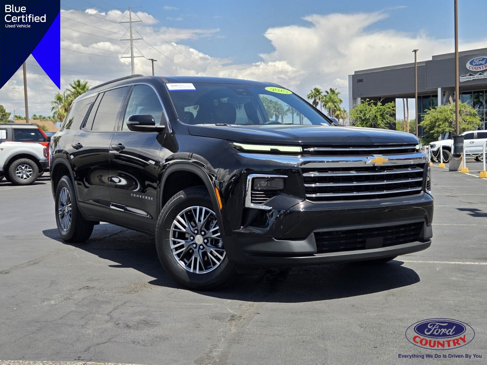 2025 Chevrolet Traverse LT
