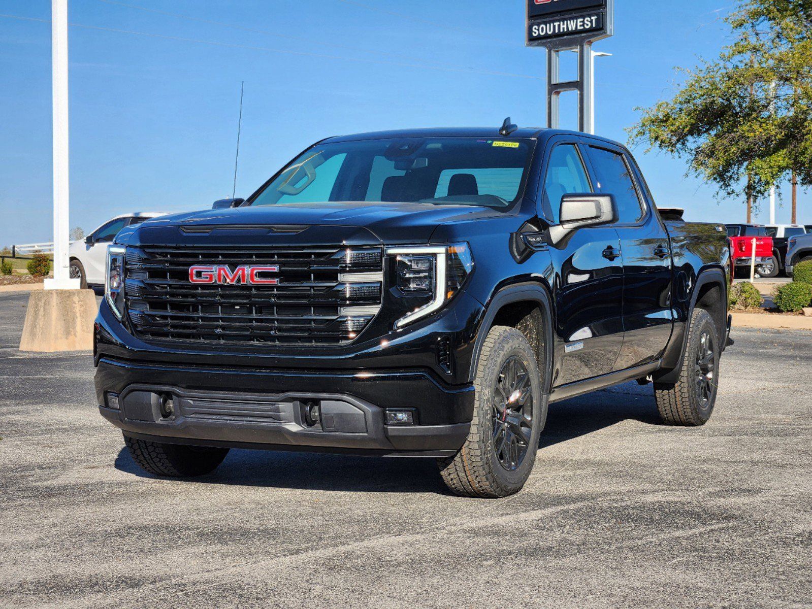 2025 GMC Sierra 1500 Elevation 2