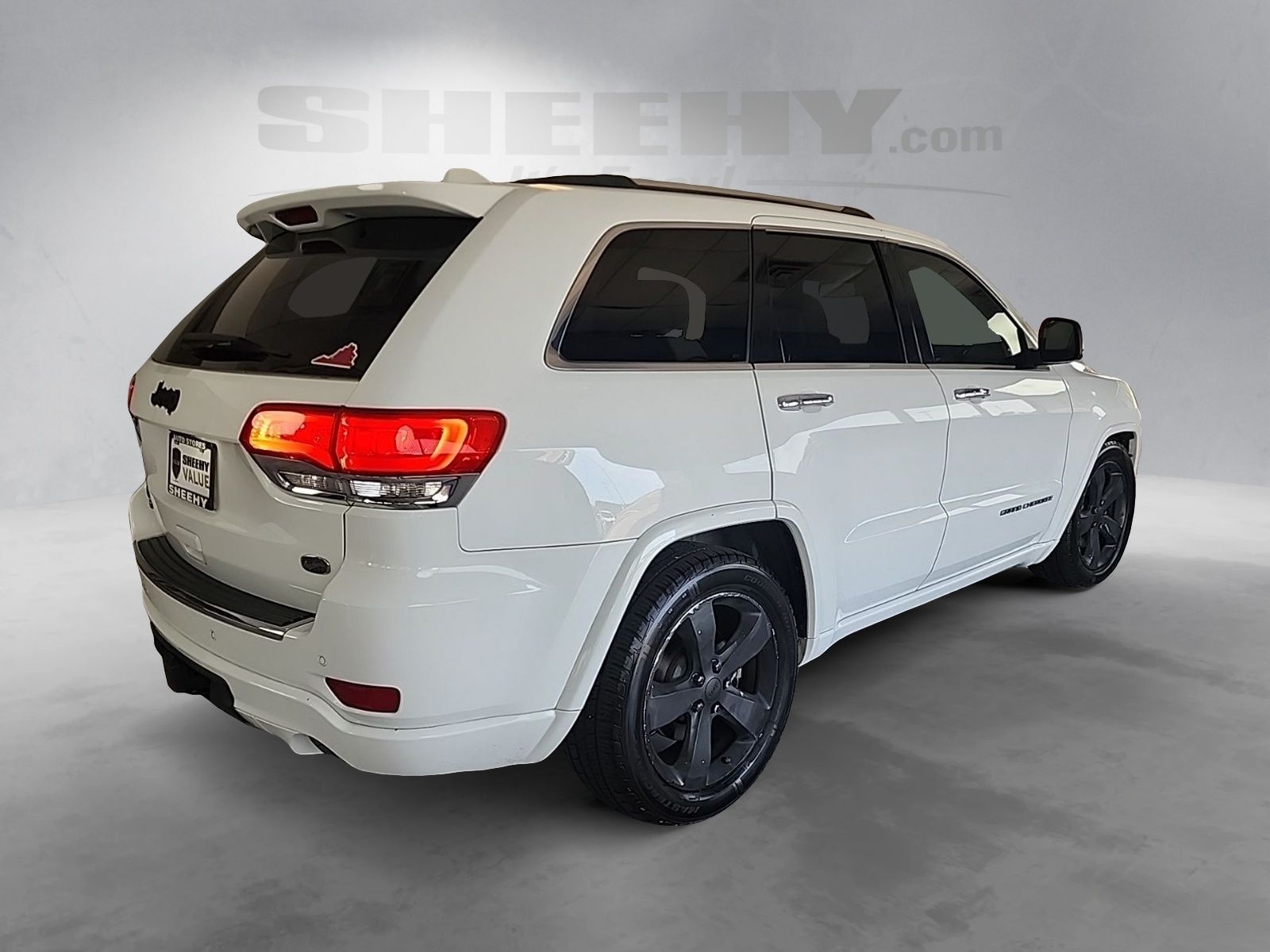 Used 2014 Bright White Clearcoat Jeep Overland image 14