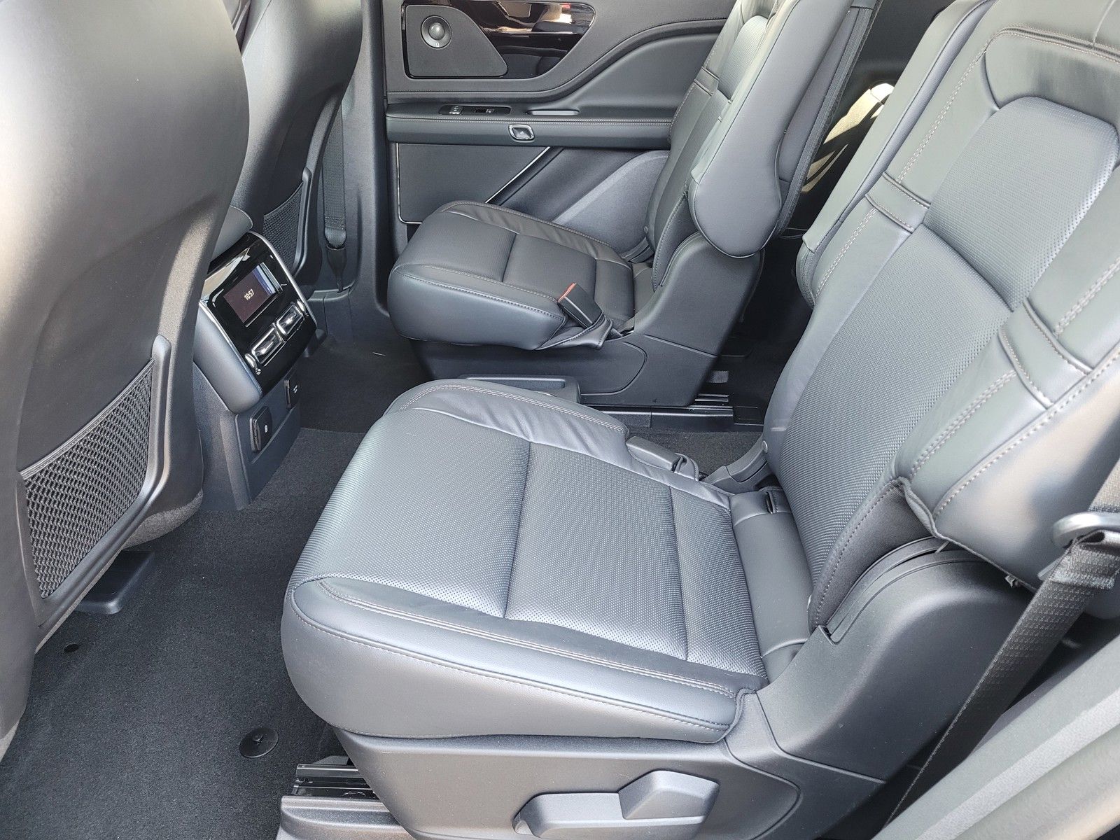 New 2025 Black Lincoln Reserve image 7