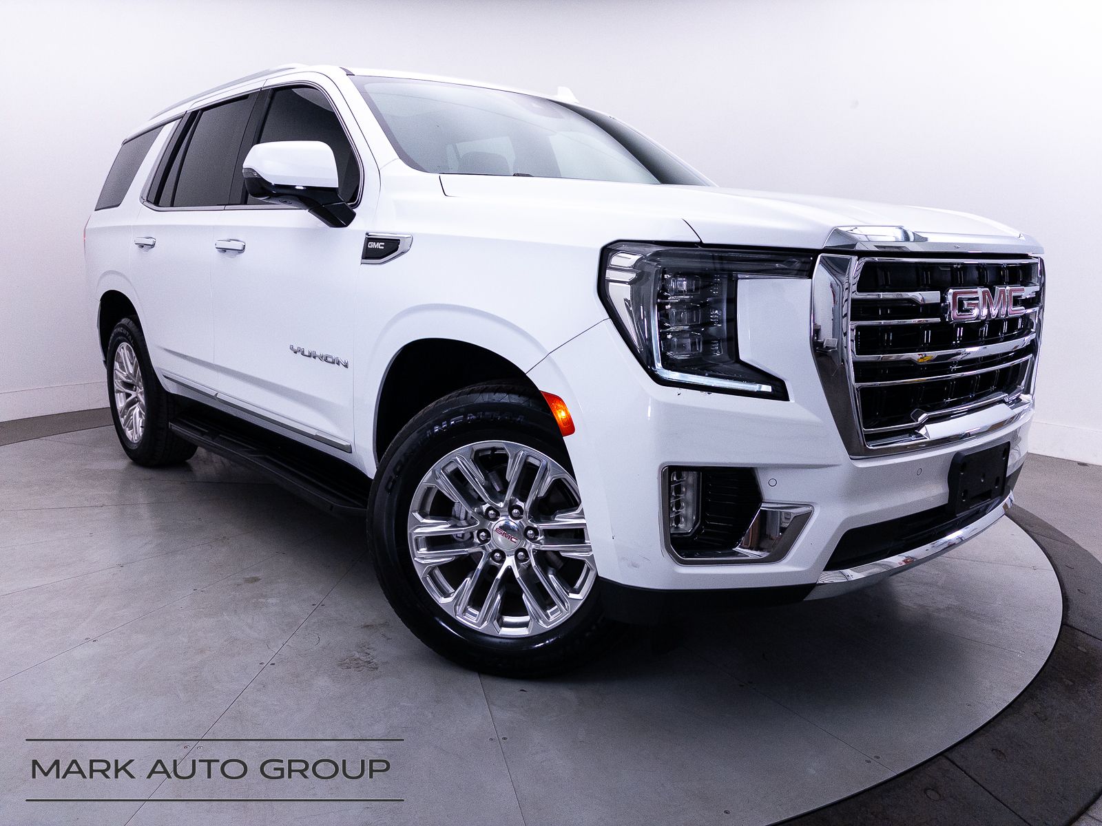 2023 GMC Yukon SLT