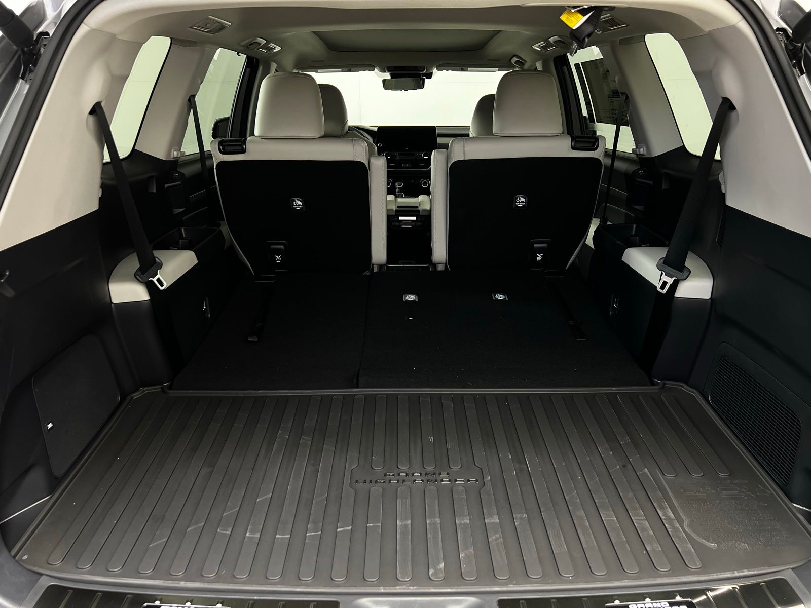 Thumbnail: 2026 Toyota Grand Highlander - 28