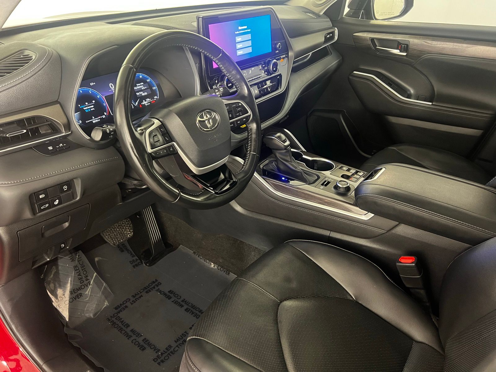 Thumbnail: 2023 Toyota Highlander - 21